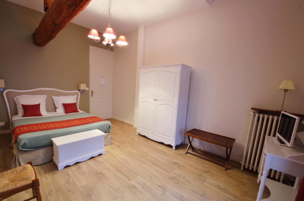 Chambre D'Hotes Le Jardin Des Pierres Dorees Marcy Δωμάτιο φωτογραφία