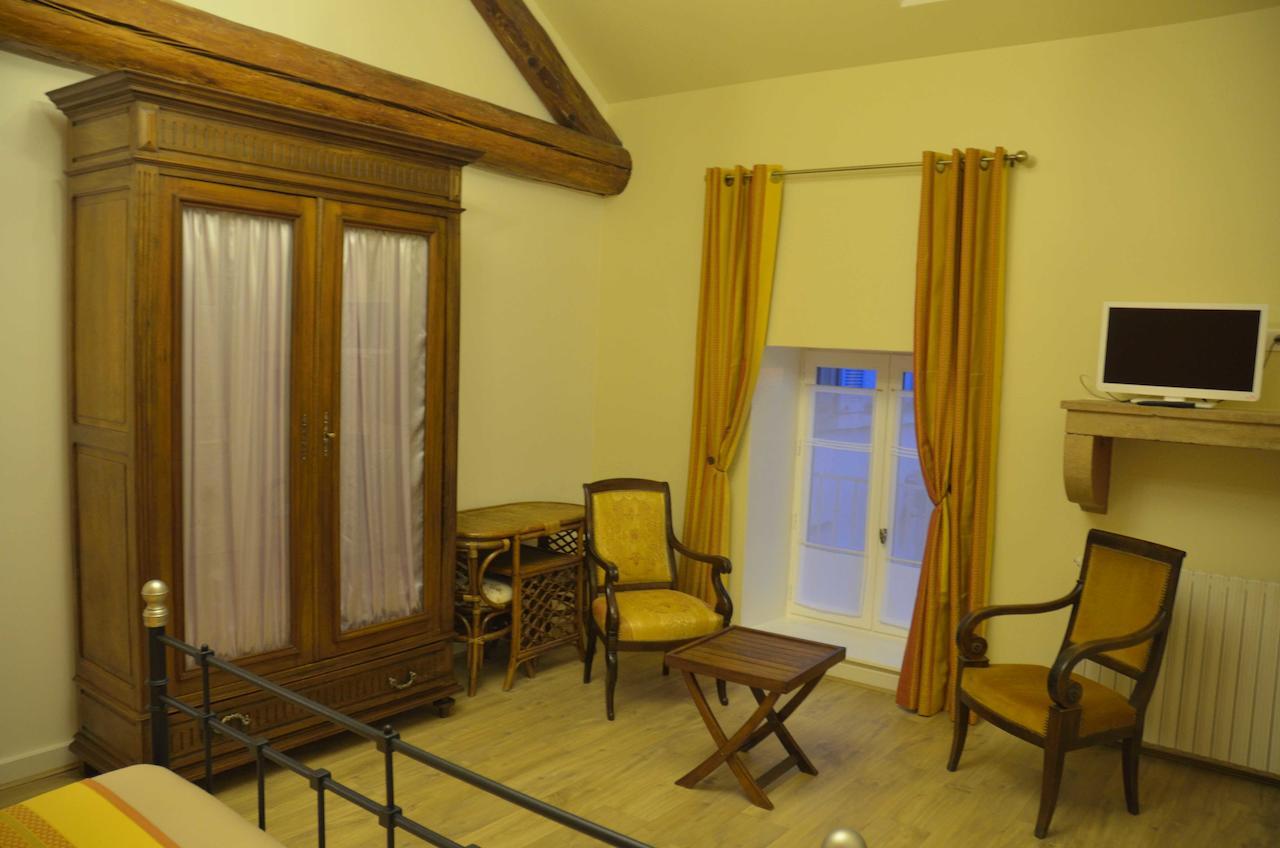 Chambre D'Hotes Le Jardin Des Pierres Dorees Marcy Δωμάτιο φωτογραφία